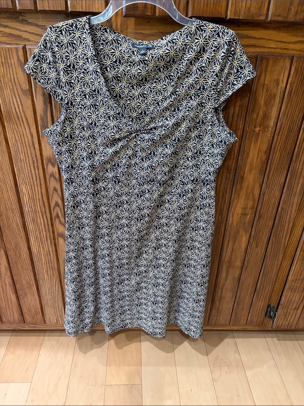 Toad & Co Rosemarie organic cotton/Tencel V neck Empire waist Dress
Large - Picture 1 of 4